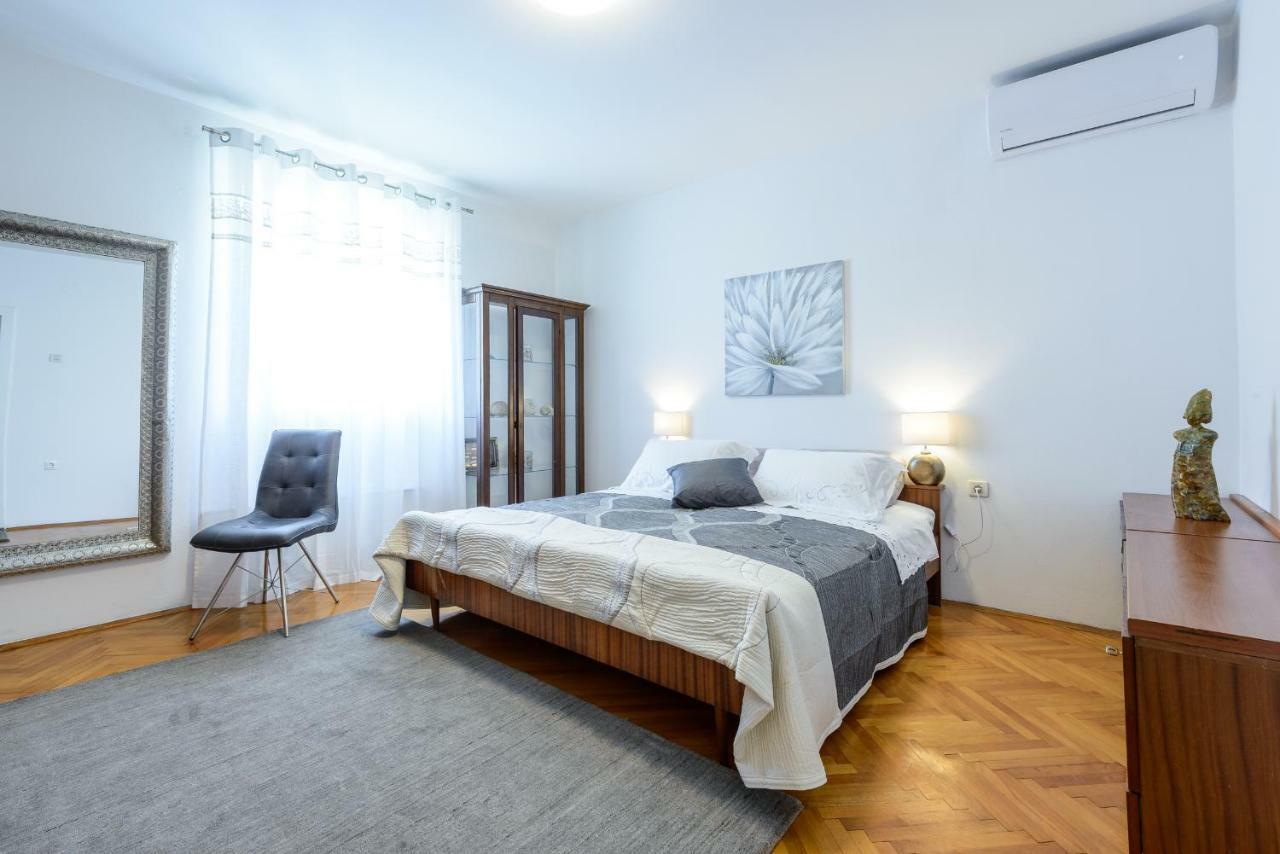 Apartment Antonella Ragusa Esterno foto